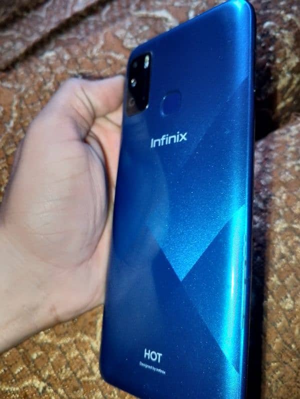 infinix Hot 9 play 4gb ram 64gb memory 3