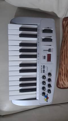 M-Audio OXYGEN 8 Midi keyboard