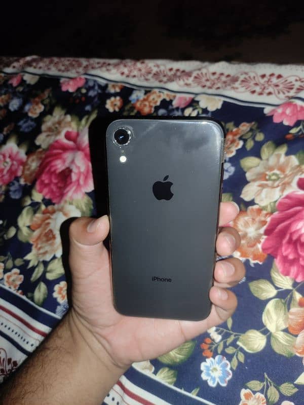 Iphone XR Non PTA Factory Unlock 46 GB 1