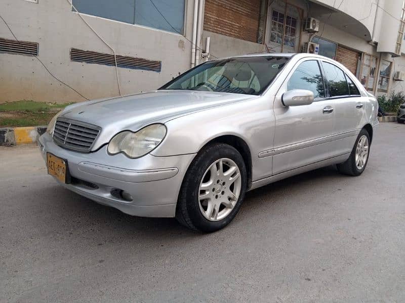 Mercedes C- 200 1