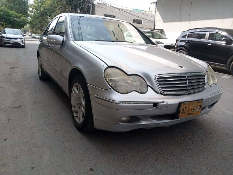 Mercedes C- 200 2