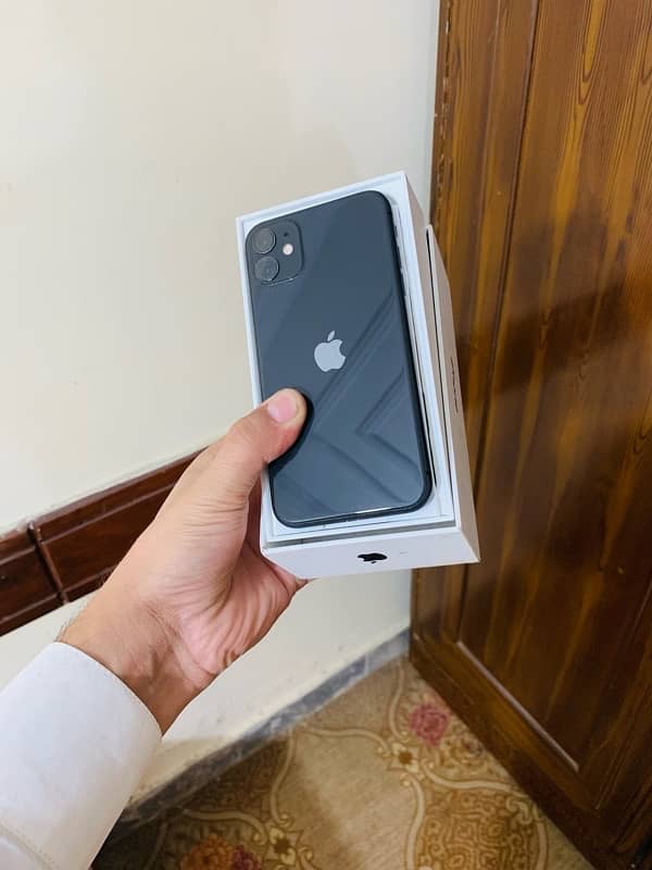 Iphone 11 128 gb Non pta with Box 0