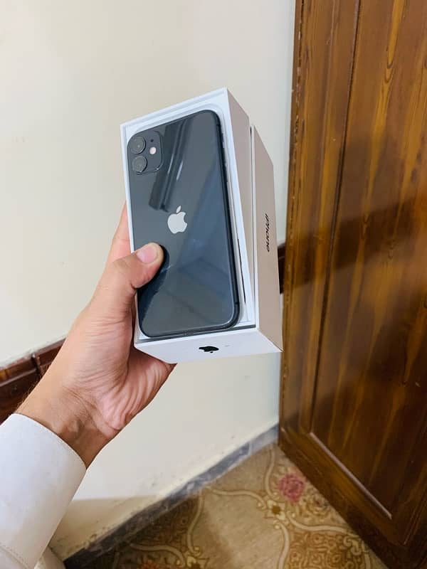 Iphone 11 128 gb Non pta with Box 1