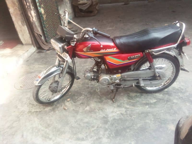 Honda cd 70  2012 motorcycle 3