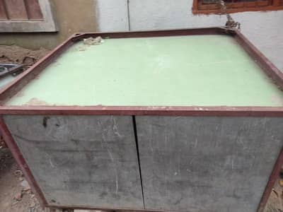 container for sale in good condition