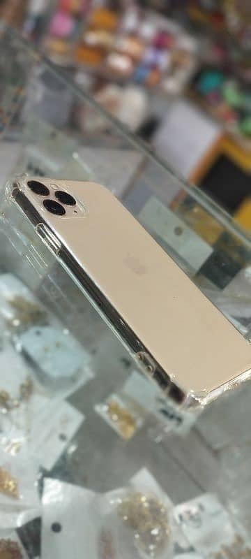 iphone 11pro 10/10 condition lush water pak 0