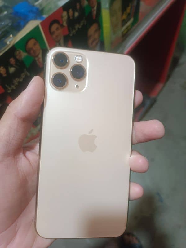 iphone 11pro 10/10 condition lush water pak 1