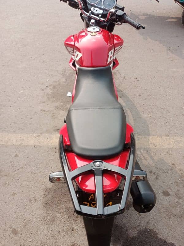 Honda CB150F Model 2024 4