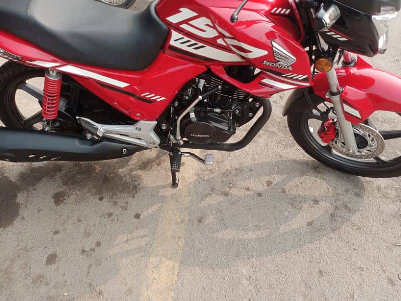 Honda CB150F Model 2024 10