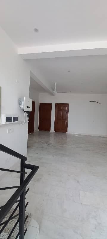 bahria enclave Islamabad  17 Marla solar house with basement available for rent 2