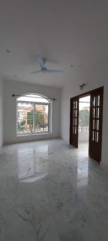 bahria enclave Islamabad  17 Marla solar house with basement available for rent 6