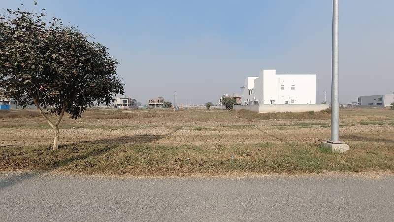 One Kanal Plot For Sale On 150 Feet Road Near Park & McDonalds Y Block 0