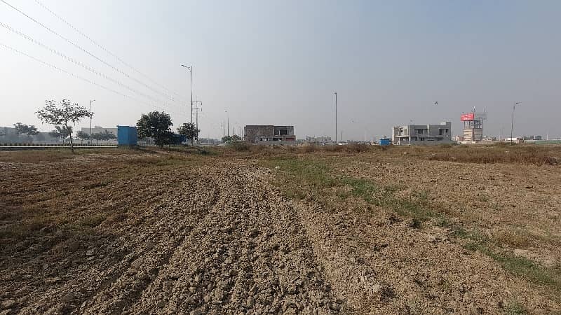 One Kanal Plot For Sale On 150 Feet Road Near Park & McDonalds Y Block 7