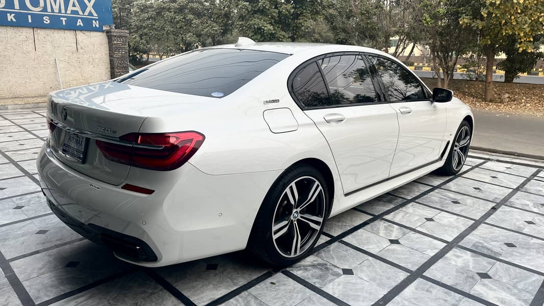 BMW 740e PHV - 2018 6