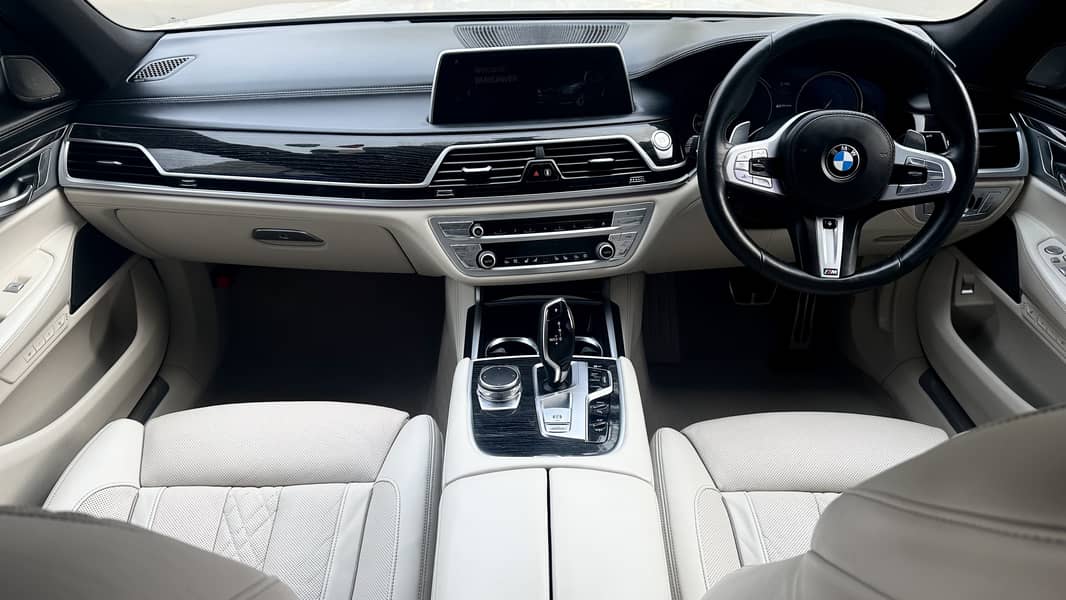 BMW 740e PHV - 2018 16