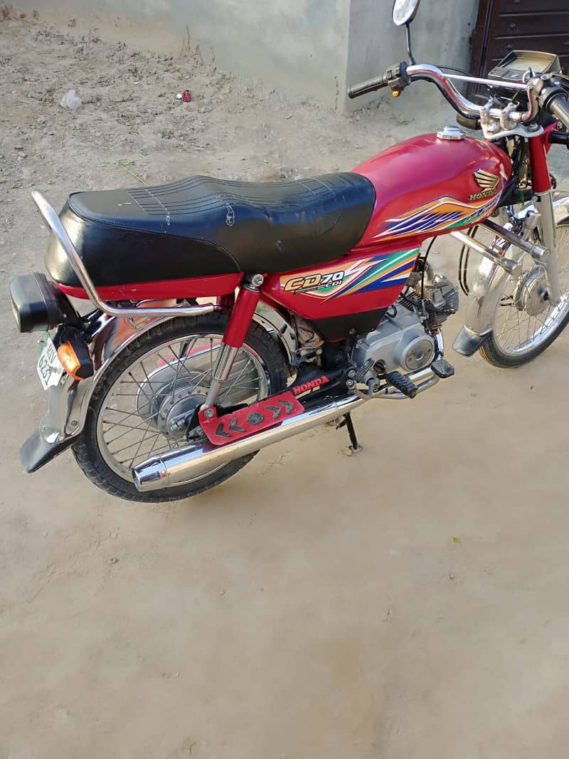 Honda CD 70 2019 4