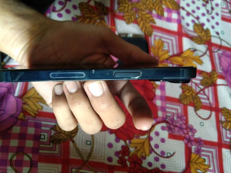 iPhone 14 for sale in suitable price. 6