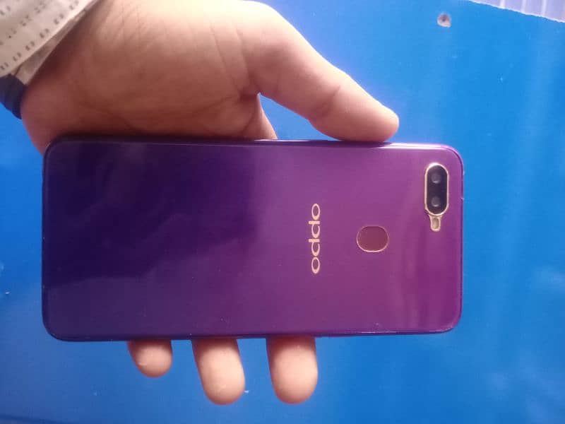 Oppo F9 10 by 10 Condition looking Brand new 7