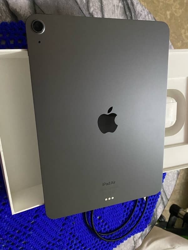 iPad Air 5th Gen M1 3