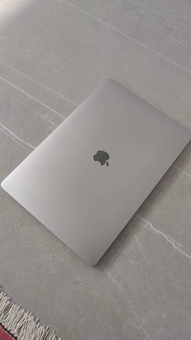 MacBookPro 16" - 2019 - i9 - 16GB/1TB 2