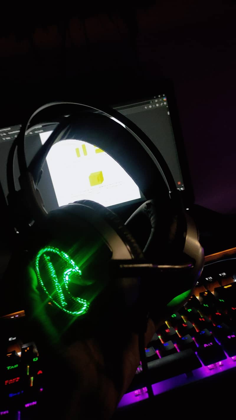 RGB Headphones, high quality wired headphones 1