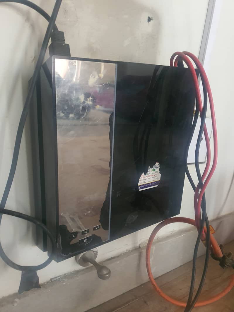 80A 12/24V MPPT and 1kw UPS (no battery/wiring/panels) 3