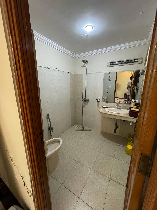 Avail Yourself A Great 1 Kanal Upper Portion In Gulshan-e-Lahore 6