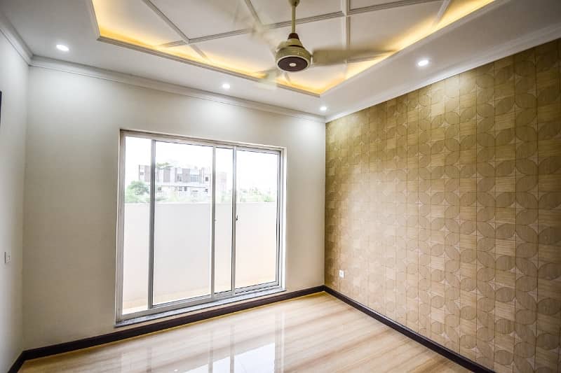 5 Marla beautiful location lower portion available for rent in formanites Housing scheme block- A LAHORE 1