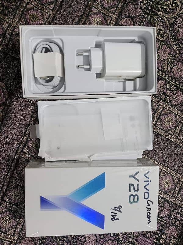 vivo y28 Blue color 7