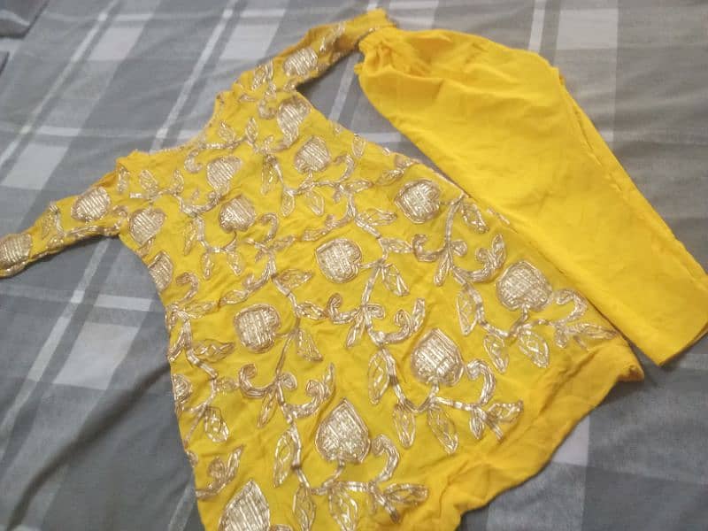 shifon yellow color dress for maiyon 0