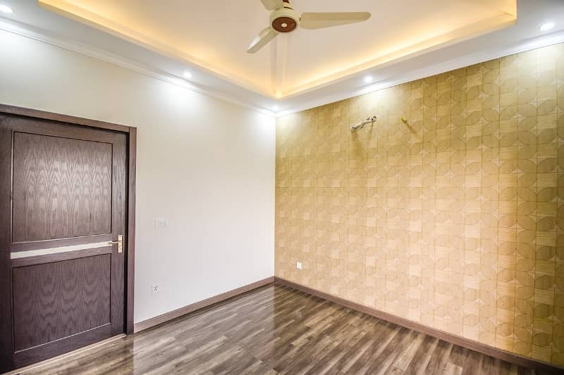 5 Marla beautiful location lower portion available for rent in formanites Housing scheme block- A LAHORE 8