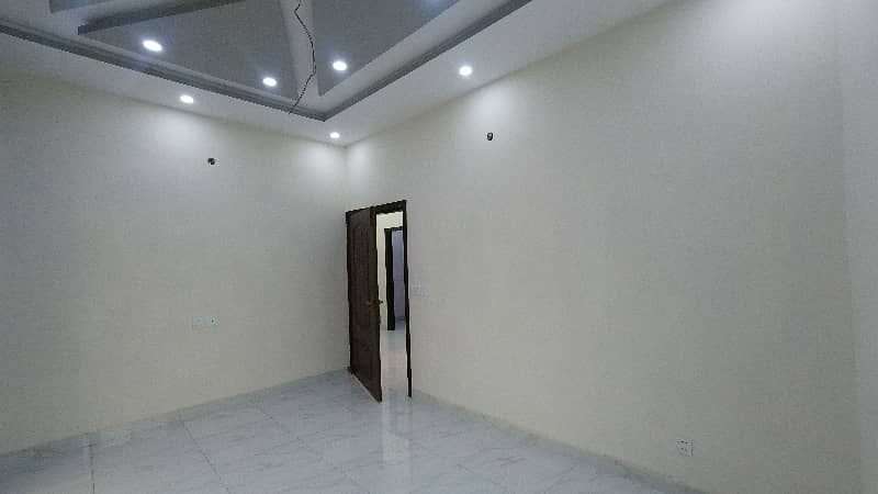 Premium 700 Square Feet Flat Is Available For sale In Jail Road 7