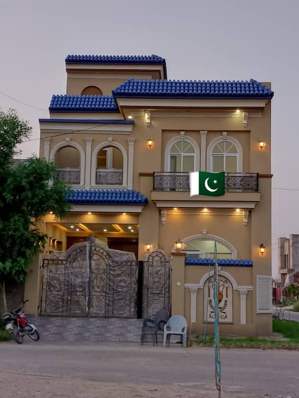 5 MARLA BRAND NEW LUXURY SPANISH ELEVATION DESIGN CORNER HOUSE AVAILABLE FOR SALE IN FORMANITES HOUSING SCHEME BLOCK -E LAHORE. 2