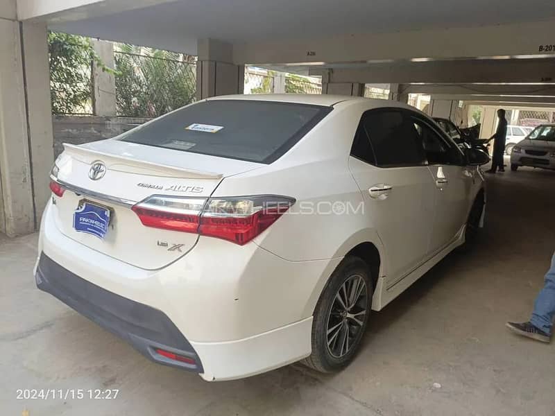 Toyota Corolla Altis 2021 Grande 3