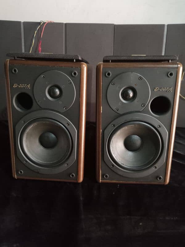 Onkyo d202ltd . BOSE kef Klipsch focal Yamaha. 5