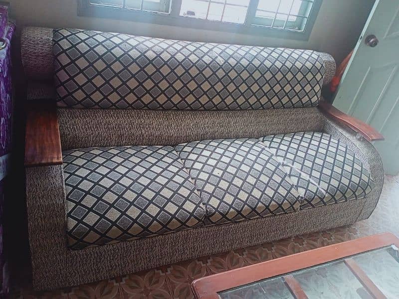 Sofa Set for sale. . . 4