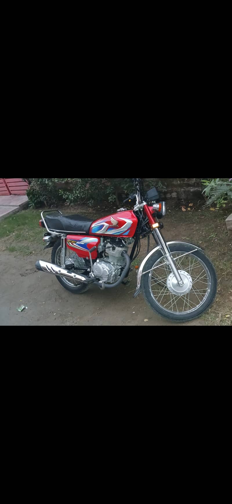 Honda 125 red colour 10/10 condition 1