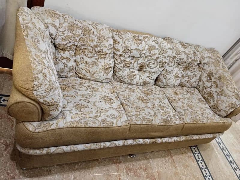 7-Seater Sofa Elegant– Must See! 1