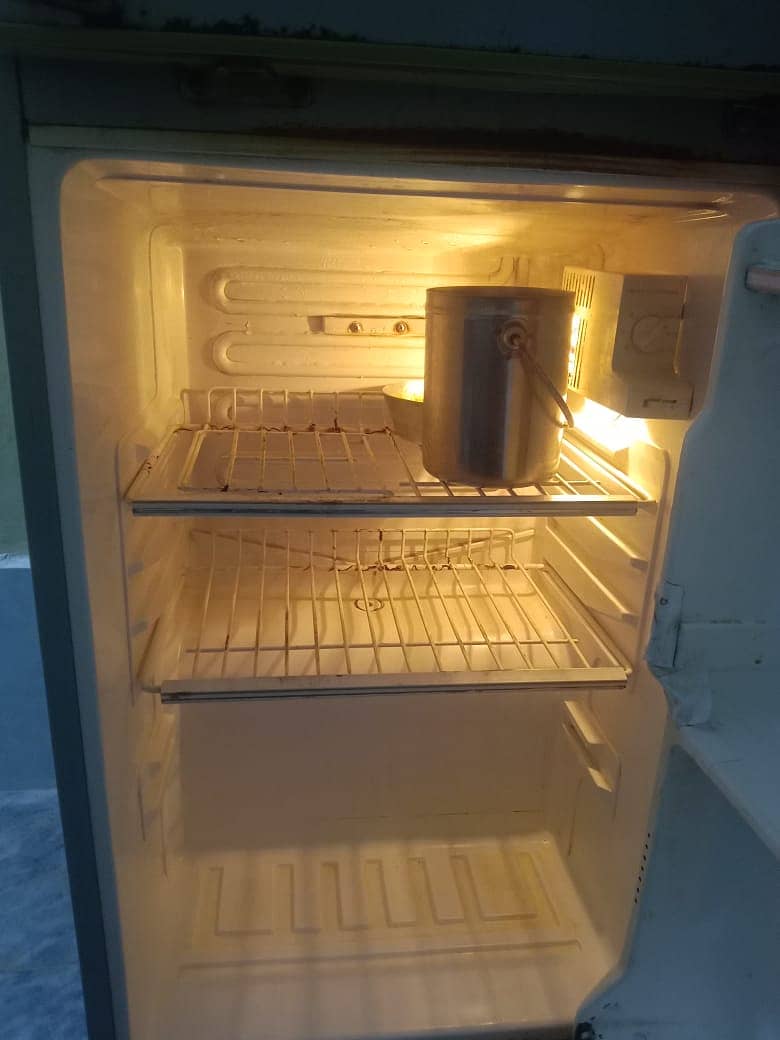 Philips Mini Fridge Used for Sale 3