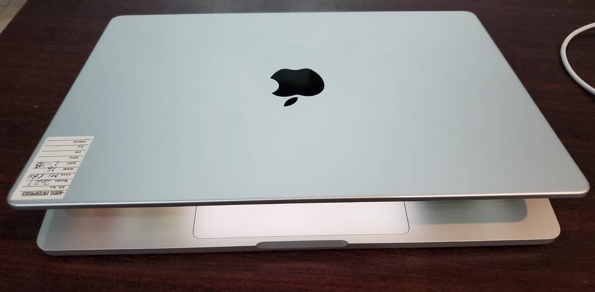 CTO MACBOOK M1 PRO 2021, 14" 16gb Ram 1tb ssd 3