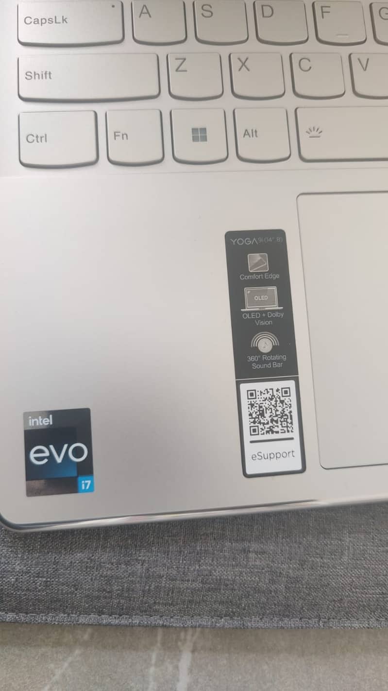 Lenovo - Yoga - i7 - Version 9i - unused - but without box 2