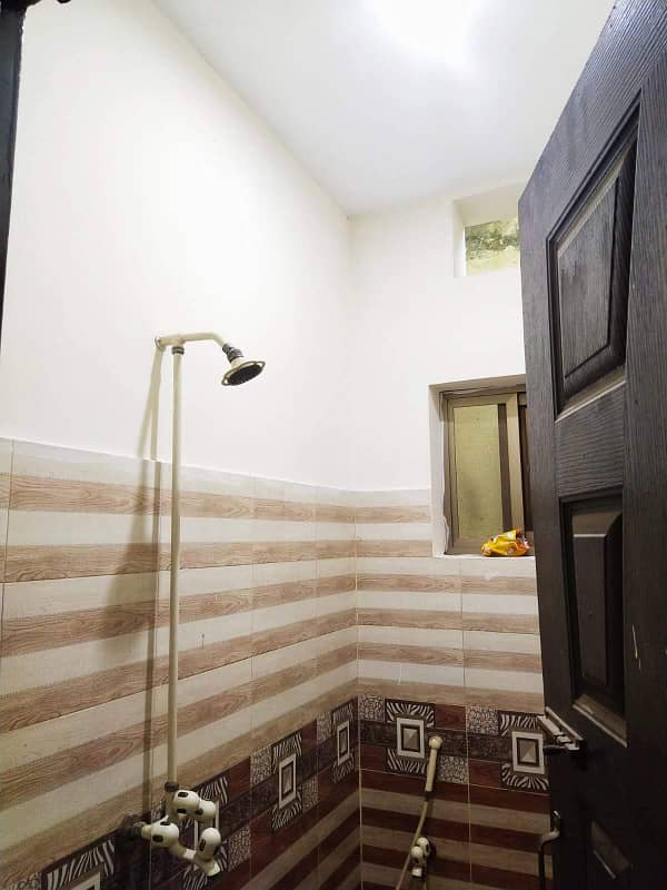 House For Sale Officer Colony No. 1 Madina Town Near To Susan Roard Canal Road* Faisalabad 1