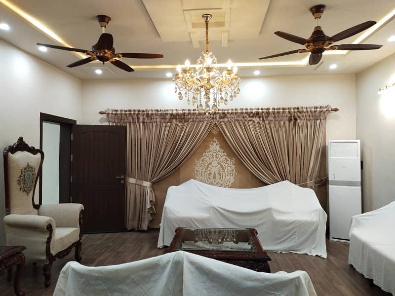 Fully Furnished Luxury For Rent Officer Colony No 1 Society Area Boundary Wall Canal Road Faisalabad 3 1