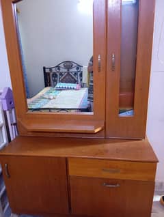 dressing table