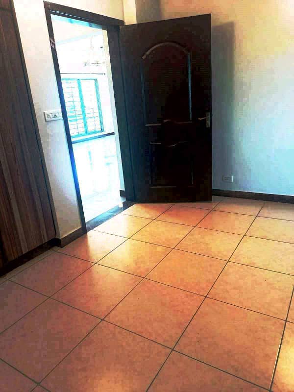 Exclusive Near Mosque & Park 5th Floor Apartment For Sale In Prime Location Call Now! 11