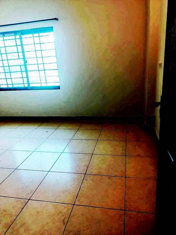 Exclusive Near Mosque & Park 5th Floor Apartment For Sale In Prime Location Call Now! 13