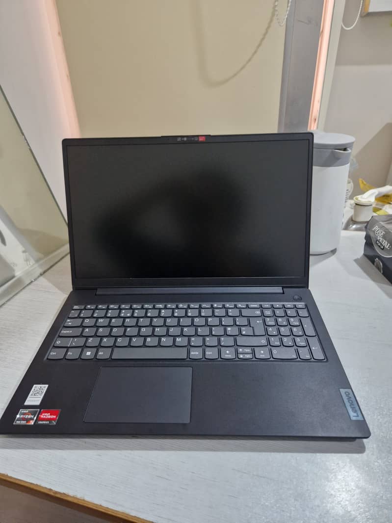 Lenovo v15 g4 0