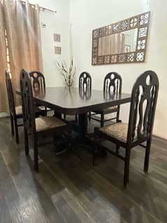 6 Seater wooden dinning table