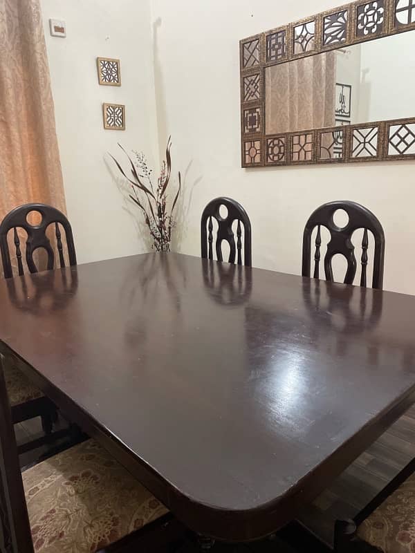 6 Seater wooden dinning table/luxery dinning 2