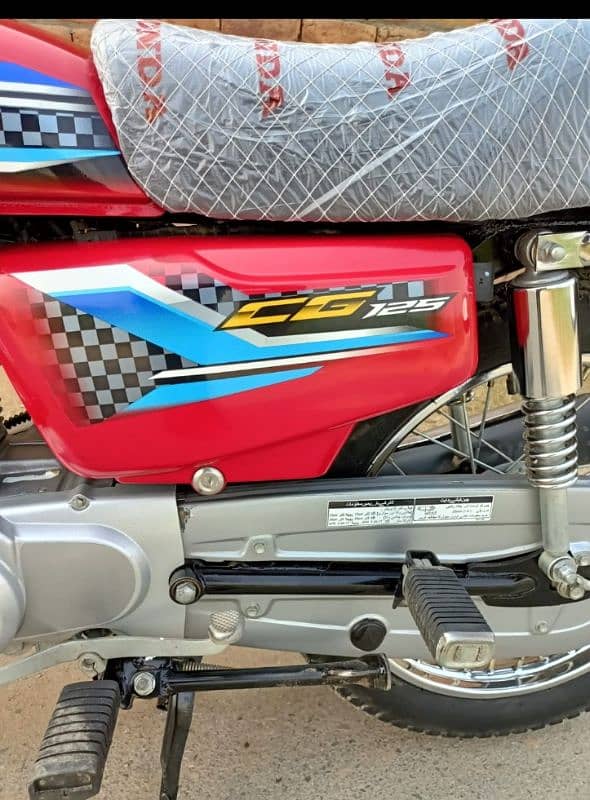 Honda CG 125 model 2024 (0300 0205215) 3